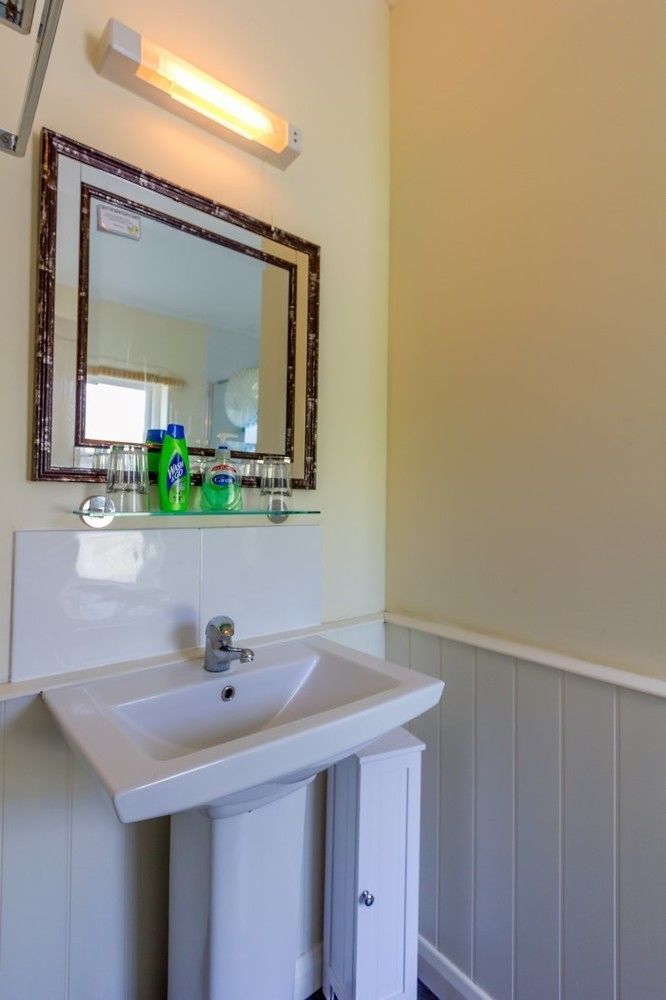 The Highdown Inn Totland  Екстер'єр фото